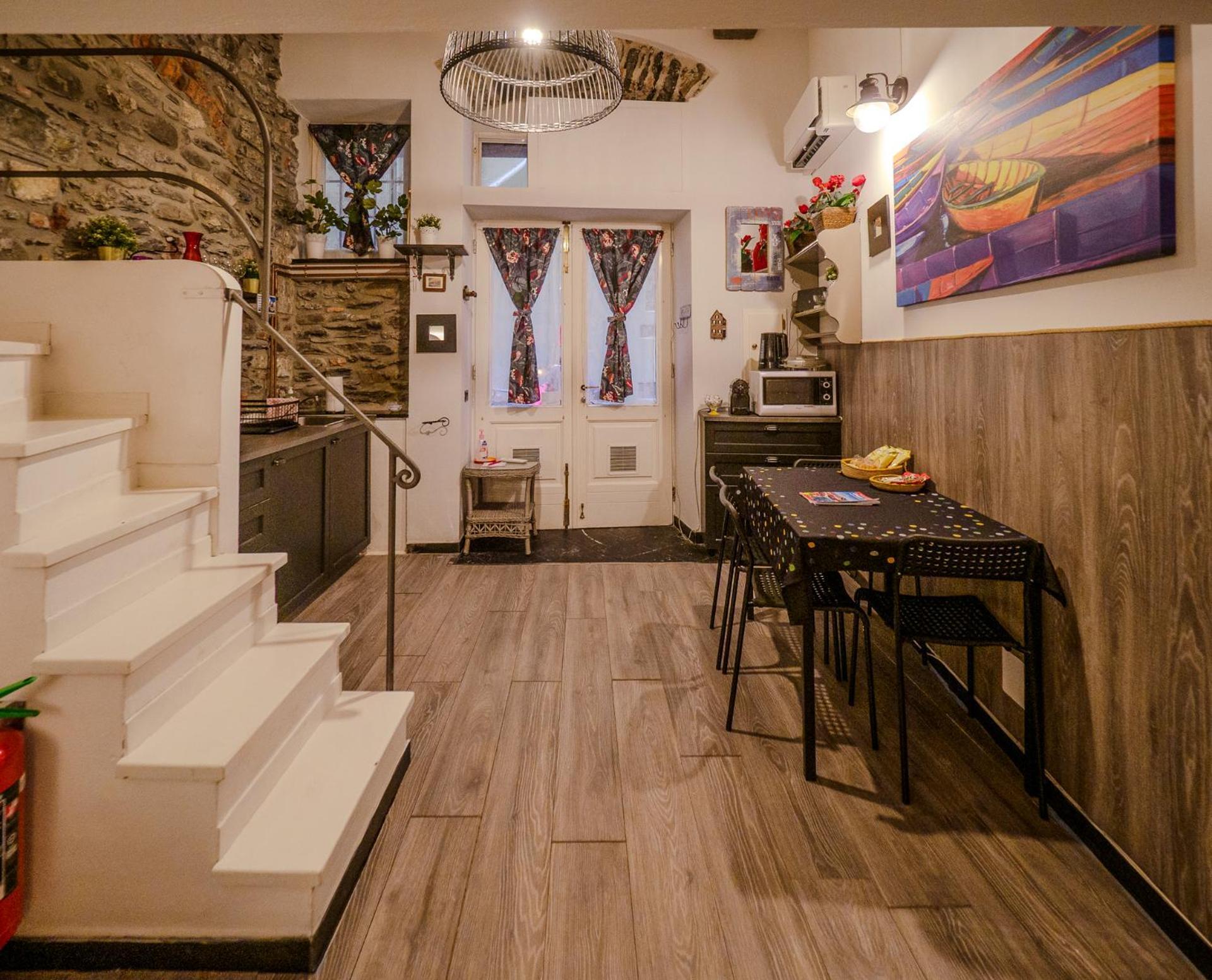 Petrella'S Point Studio With Ac Вернаца Екстериор снимка